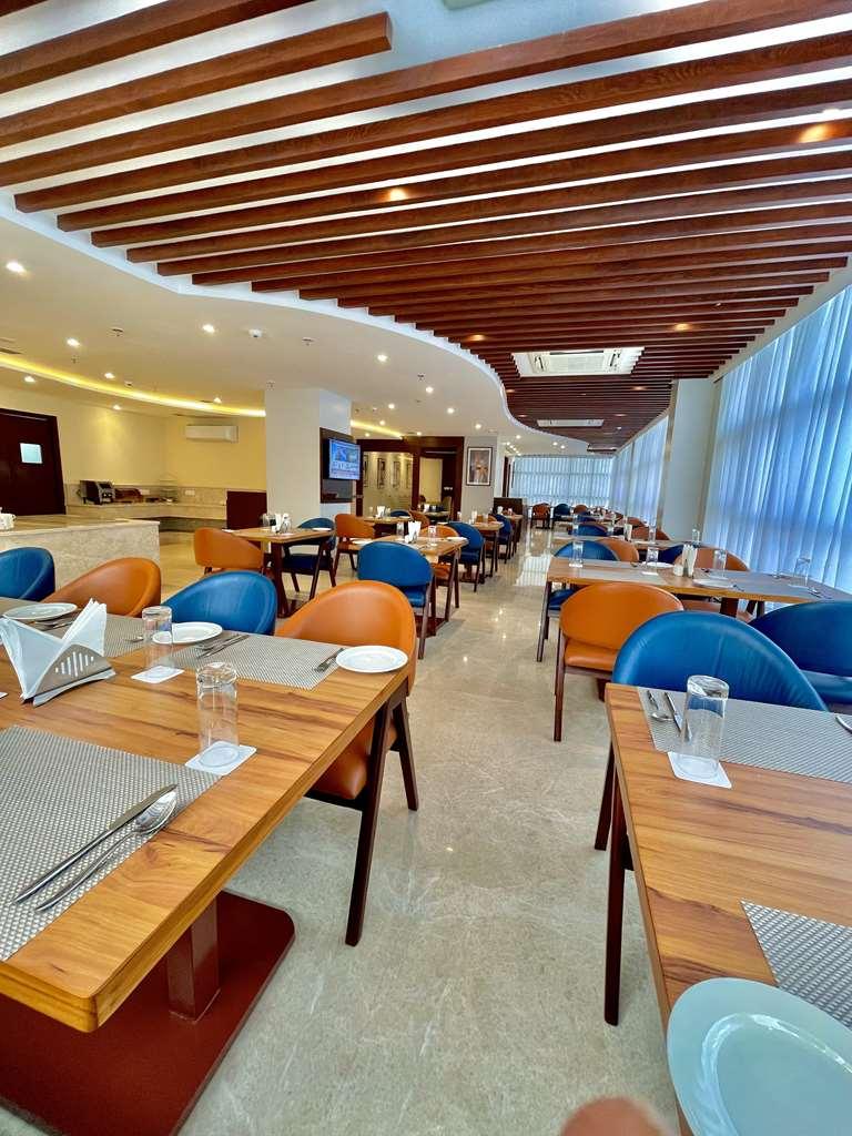 Best Western Maharani Bagh Neu-Delhi Restaurant foto